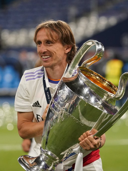 斯基拉：尤文将与塞内西经纪人会谈，俱乐部希望今夏完成免签