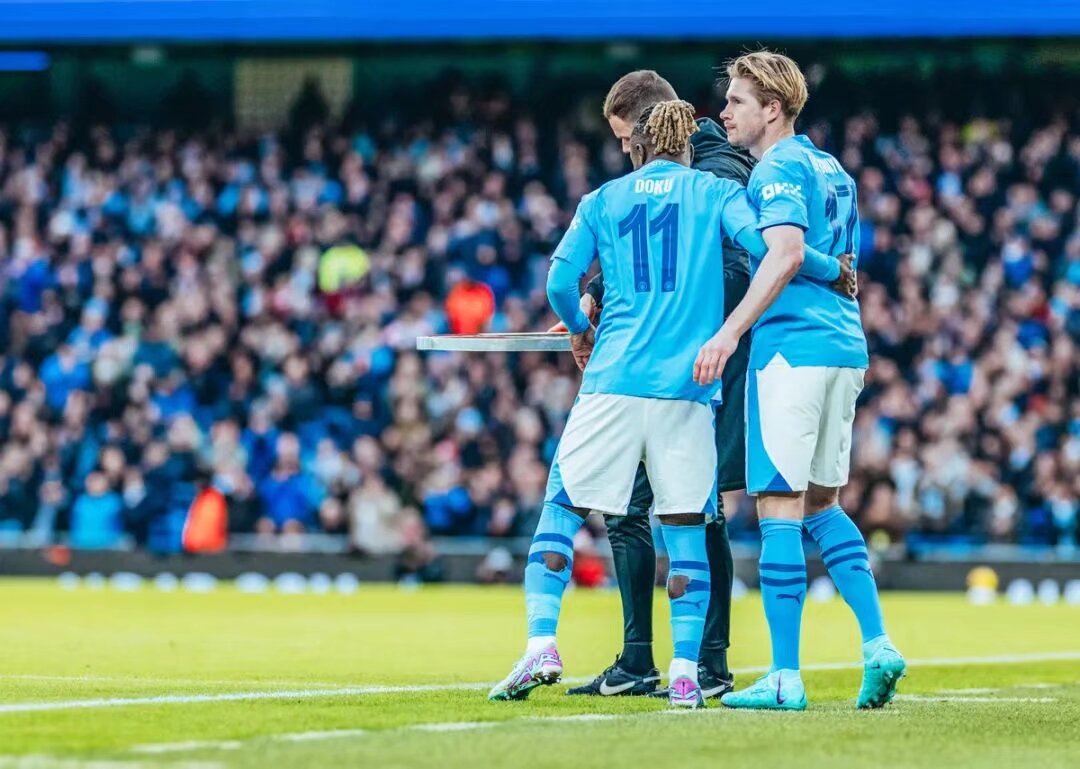 勇士这一次是真的搬起石头砸自己的脚了？