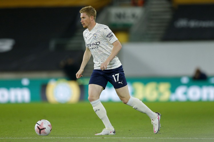 老鹰走路像极了老板，接下来忍住别笑，一起来感受一下